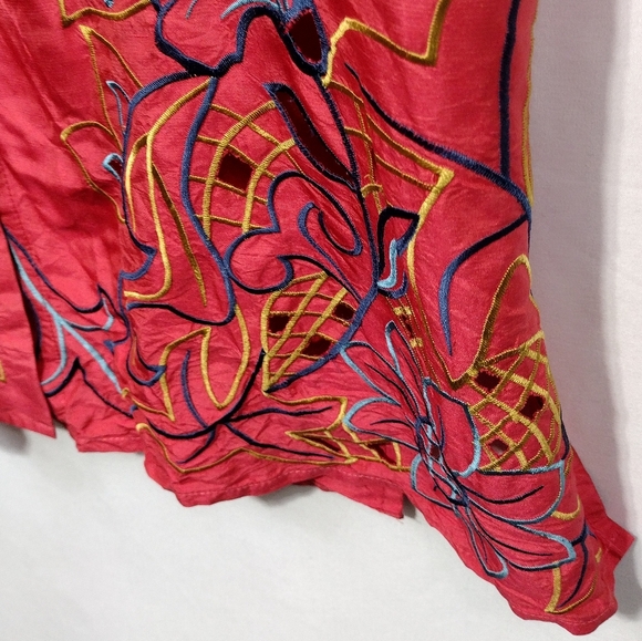 Norm Thompson 100% Silk Embroidered Floral Button Shirt Women's L Red Holiday - Picture 4 of 10
